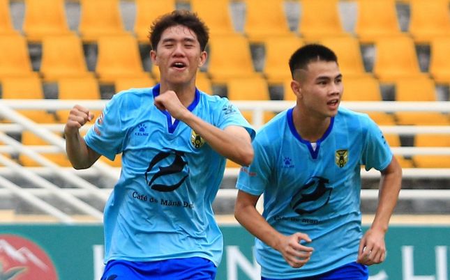 Đội bóng của HLV Park Hang Seo và Kon Tum FC thắng ấn tượng