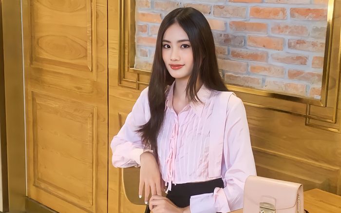 Ý Nhi lộ diện trước thềm Miss World 2025, netizen phản ứng thế nào?