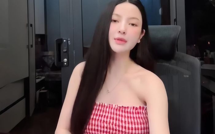 Bà xã Quang Hải tiết lộ sức khỏe những tháng đầu thai kì