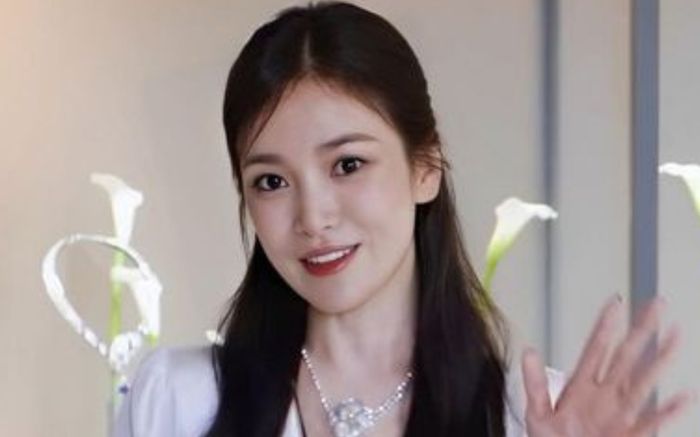 Tình trẻ Song Hye Kyo được khen ngợi, có gì mà Song Joong Ki cũng phải học hỏi?