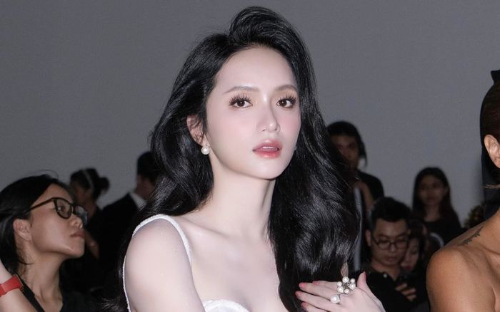 Bí quyết để Hương Giang có làn da 'phát sáng' hơn cả Ngọc Trinh