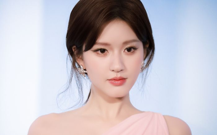 Triệu Lộ Tư được người đặc biệt cầu hôn ngay tại sự kiện đông người