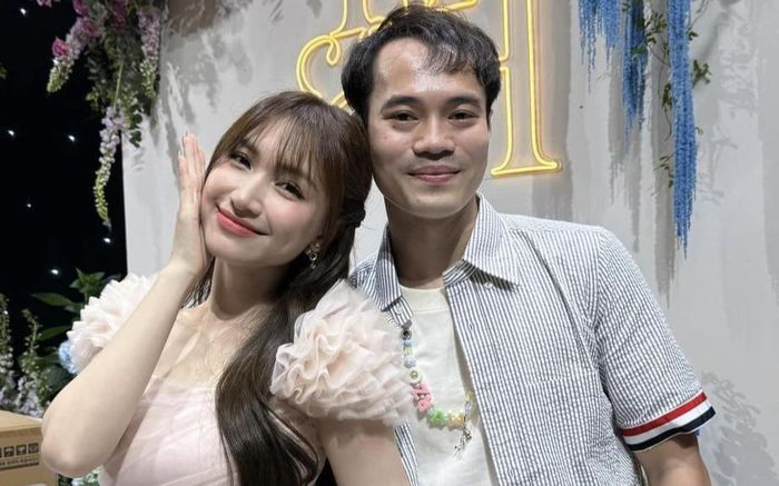 5 lần 7 lượt được 'đẩy thuyền' thành đôi với Hoà Minzy, thái độ Văn Toàn ra sao?