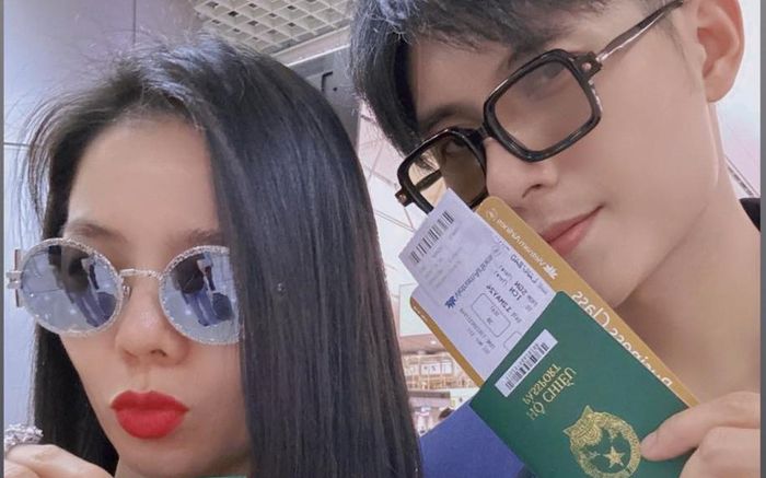 Bạn trai Lệ Quyên đi du lịch Hàn Quốc vẫn không bỏ thói quen này!