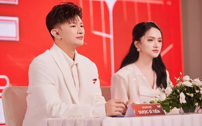 Dược Sĩ Tiến bắt tay Hương Giang 'chơi lớn', lần nữa khiến dân tình trầm trồ