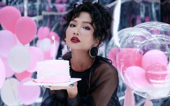 Hoa hậu H'Hen Niê nhận quà đặc biệt vào dịp sinh nhật