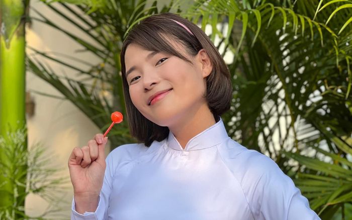 Thúy Diễm gây bão khi vào vai học sinh ở tuổi U40, Đàm Tùng Vận bản Việt là đây chứ đâu