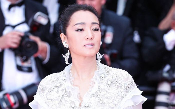 Củng Lợi: Lần nào đi Cannes cũng quên trang điểm môi!
