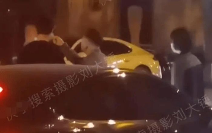 Cặp đôi đình đám gặp ồn ào: Đàng gái là diễn viên nổi tiếng, lớn hơn bạn trai 10 tuổi?