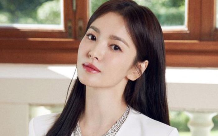 Người tình bí mật của Song Hye Kyo lộ diện, danh tính khủng không kém cạnh Lee Min Ho