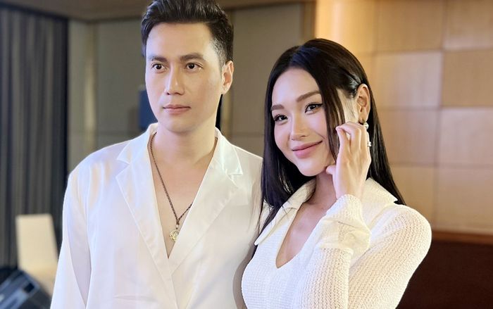 Việt Anh thân mật với một mỹ nhân VTV hậu 'tay trong tay' bạn gái kém tuổi