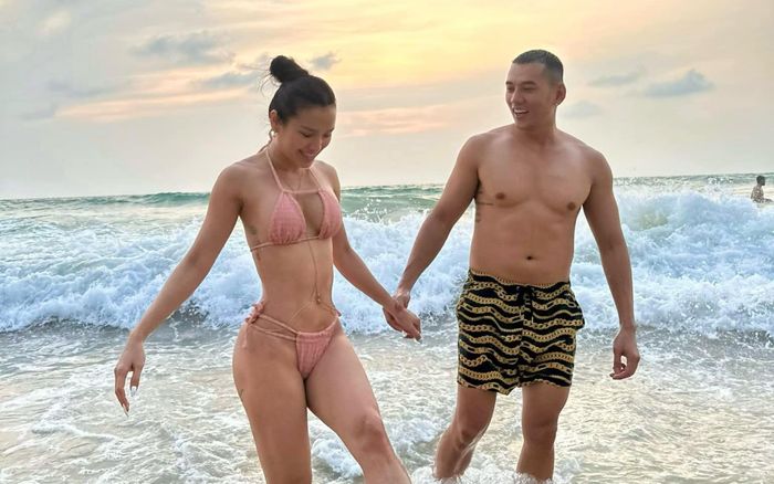 Gia đình Phương Trinh Jolie hâm nóng tình cảm, vóc dáng của mẹ 2 con khiến dân mạng trầm trồ