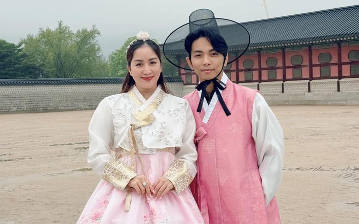 'Nịnh vợ có nghề' như Phan Hiển: Hết khen vợ xinh lại chăm con giỏi