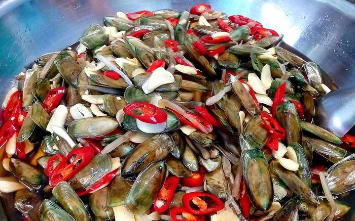 Thứ nhìn độc lạ xưa ít người biết, giờ thành đặc sản được 'ưa chuộng' đến lạ, 140.000 đồng/hũ