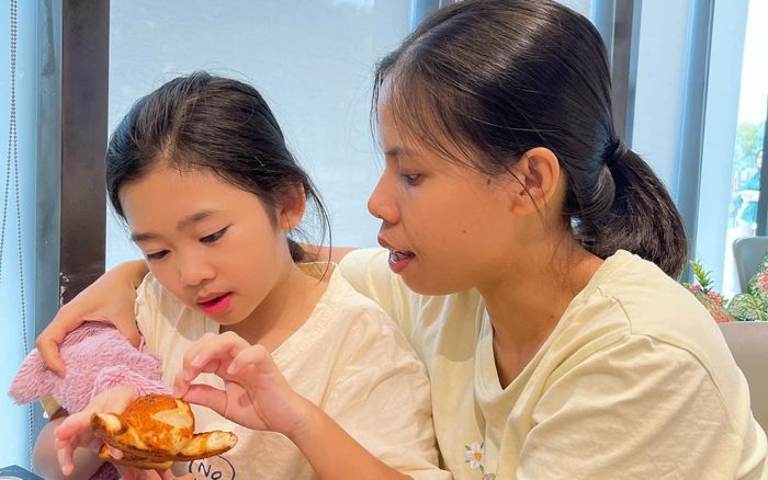 Bảo mẫu nhắn gửi xúc động tới bé Lavie, mong mỏi một điều