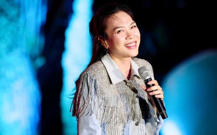 Phản ứng của Mỹ Tâm khi gặp lại bạn cũ trong lúc đang biểu diễn