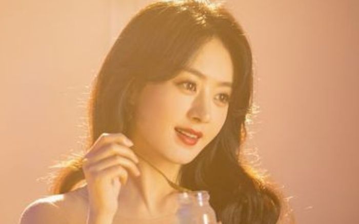 Triệu Lệ Dĩnh và người tình lâu năm nhận tin vui, fan liền tràn vào chúc mừng