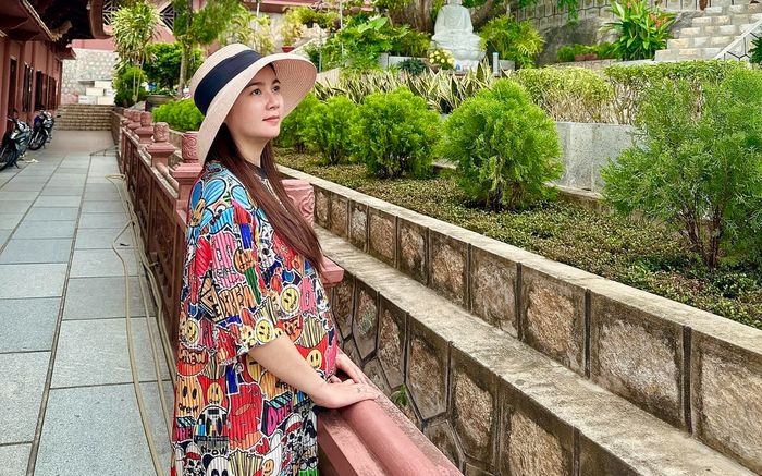 Kha Ly lộ diện sau khi báo tin vui, thần sắc thế nào?