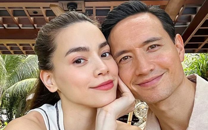 Hồ Ngọc Hà khoe 'vật đính ước' với Kim Lý sau 7 năm yêu nhau?