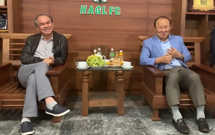 Bầu Đức thông báo tin vui cho HLV Park Hang Seo