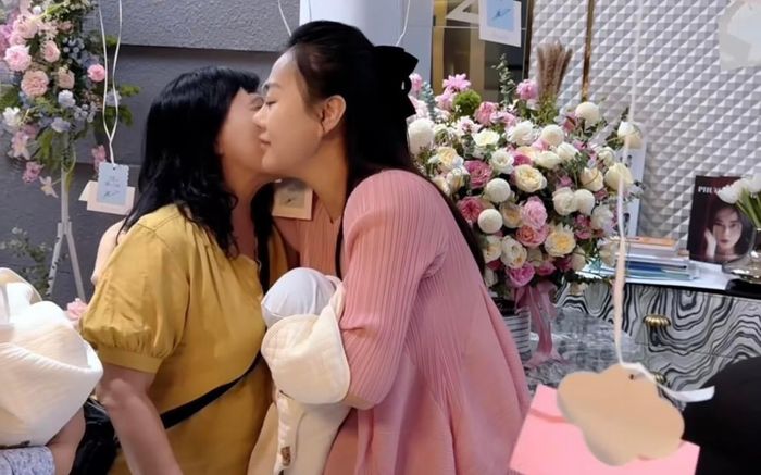 Phương Oanh nói gì khi bị soi thái độ khác nhau giữa mẹ ruột và mẹ chồng?