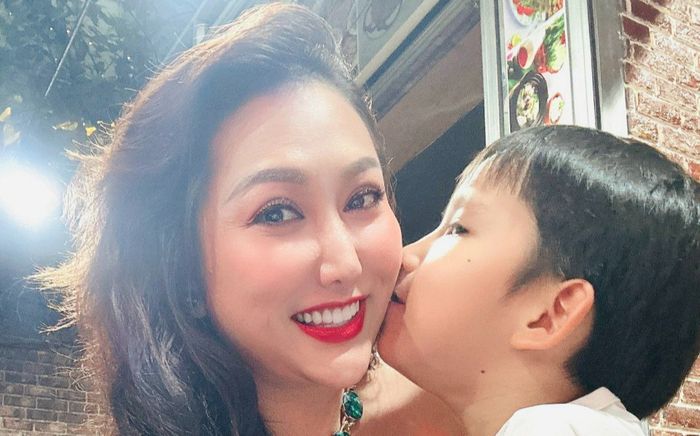 Con trai 'cực phẩm' của Phi Thanh Vân: 6 tuổi biết kiếm tiền, 7 tuổi làm trợ giảng nói tiếng Anh lưu loát