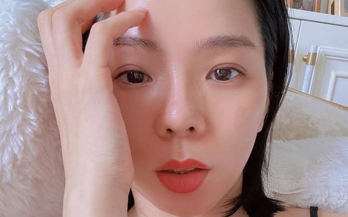 Lệ Quyên tự nhận xét về nhan sắc U50: 'Mắt hí, mũi hểnh, môi mọng ghét nhờ'