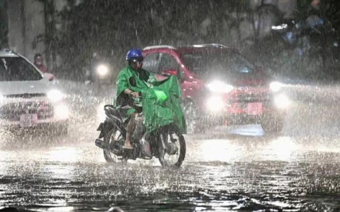 Hà Nội sắp đón mưa lớn, có lốc sét