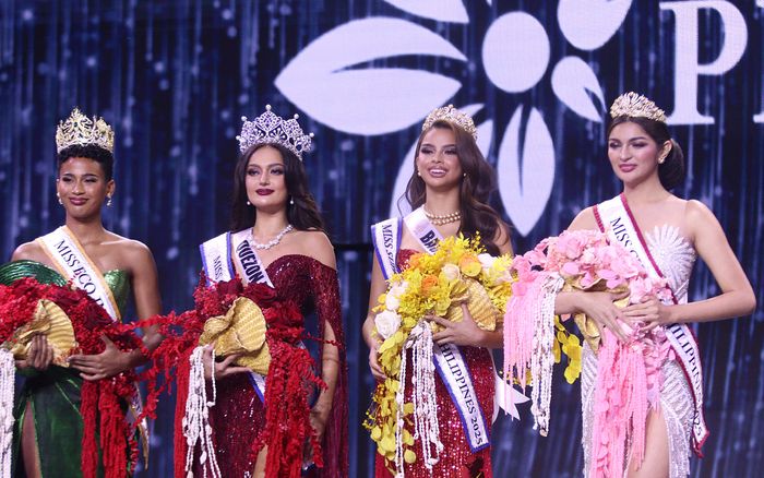 Cuộc thi bi hài nhất: Hoa - Á hậu thi nhau rớt vương miện, chỉ biết cười trừ