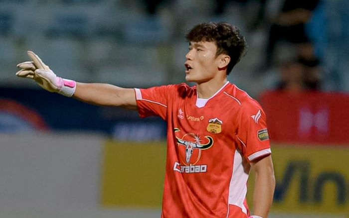 Thủ môn Bùi Tiến Dũng không được HLV Kim Sang Sik gọi lên tuyển Việt Nam