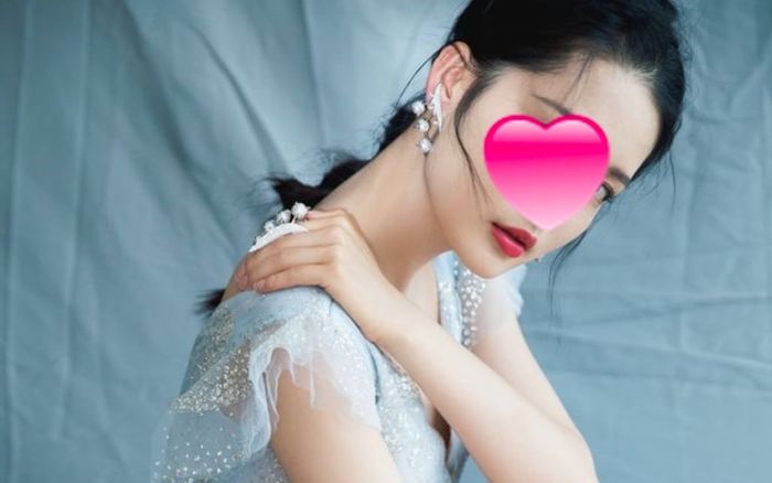 'Người tình tin đồn' Tiêu Chiến lấn át Triệu Lệ Dĩnh về nhan sắc, trở thành ngôi sao giải trí Cbiz