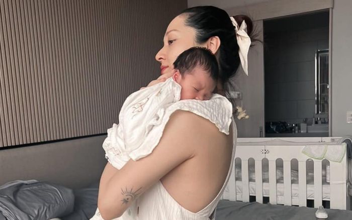 Bảo Anh tặng quà 'độc nhất vô nhị' cho con gái