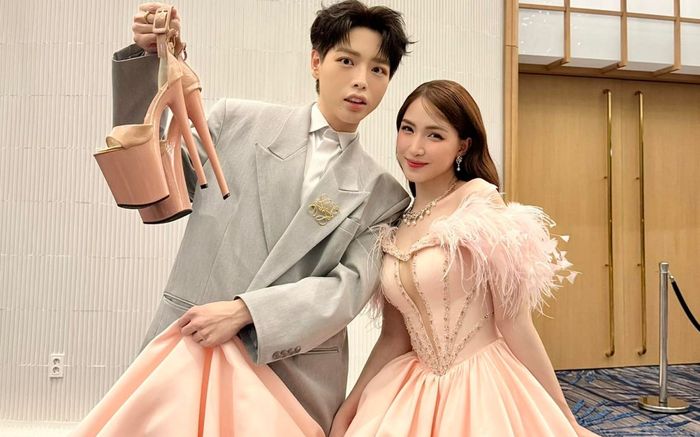 Đức Phúc làm Hòa Minzy phát ngượng chỉ vì một bình luận