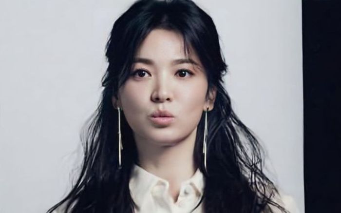 Song Hye Kyo lần đầu đọ sắc với tình tin đồn Song Joong Ki, liệu có áp đảo được đối thủ?