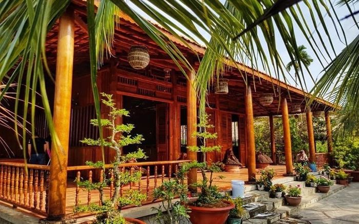 Đại gia Vĩnh Long sở hữu ngôi nhà "độc nhất vô nhị" làm từ 4.000 cây dừa, trị giá 6 tỷ đồng