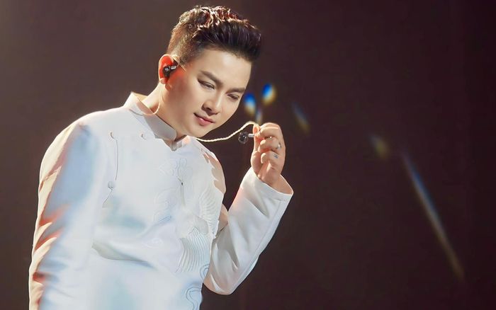 Một nhạc sĩ để lại bình luận mong Hoài Lâm đi hát trở lại, nam ca sĩ nói gì?