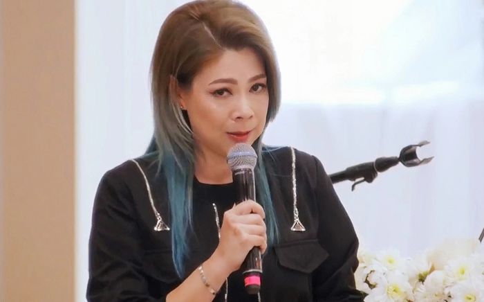 Thanh Thảo khóc nghẹn trong đám tang Đức Tiến, tiết lộ lời hứa dang dở với người bạn thân quá cố