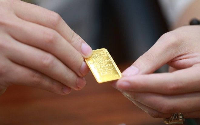 Giá vàng hôm nay (4/5): Trong nước lập đỉnh mới