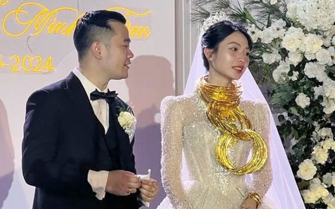 Cô dâu vàng đeo trĩu cổ trong đám cưới bạc tỷ bày tuyệt chiêu giữ gìn tình yêu