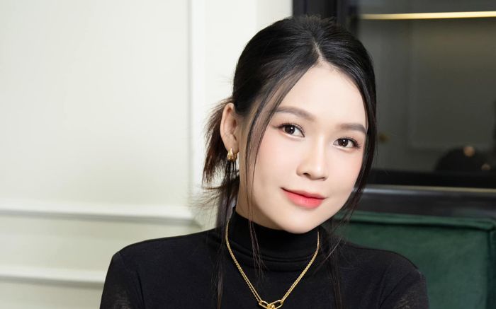 Sam lạ lẫm vì đi làm trở lại hậu sinh nở, lộ rõ dấu hiệu của 'mẹ bỉm' nghiện con