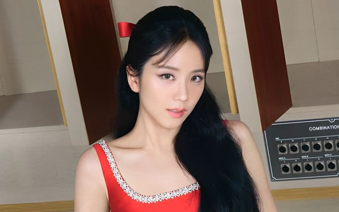 Jisoo BLACKPINK được bạn trai tin đồn tặng quà giá trị, dân tình ngóng chờ 1 đám cưới thế kỷ