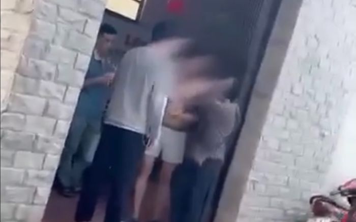 Đến nhà bạn trai đập cửa yêu cầu gặp mặt, phản ứng của phụ huynh khiến cô gái bất ngờ
