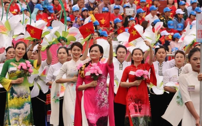 Những bóng hồng tại Lễ diễu binh kỷ niệm Chiến thắng Điện Biên Phủ