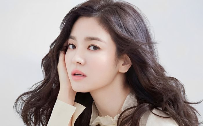 'Mẹ ruột' Song Hye Kyo hiếm hoi chia sẻ về con gái cưng, nói gì mà gây bão mạng?