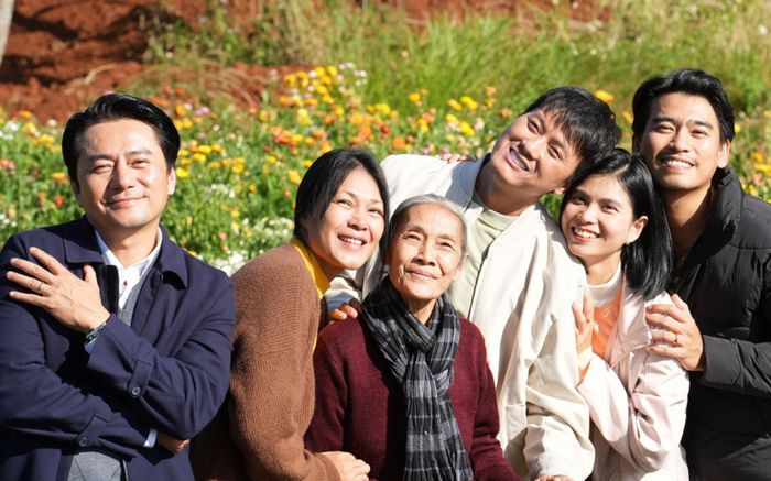 Lật Mặt 7 đè bẹp phim của Trấn Thành về độ hot trên mạng xã hội