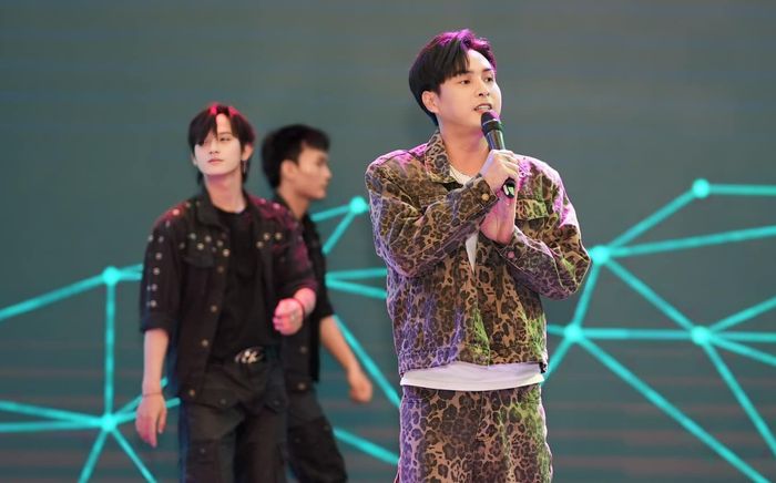 Đi diễn nhưng bị trêu chọc bằng biệt danh 'khó đỡ', Hồ Quang Hiếu sẽ 'rớt nước mắt' khi đọc được