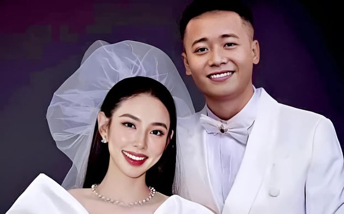 Lộ ảnh cưới Quang Linh - Thùy Tiên, chuyện gì đang xảy ra?