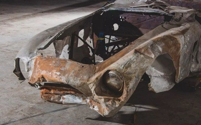 Đại gia chi 47 tỷ đồng mua chiếc ô tô cháy rụi, trông như 'đống sắt vụn'