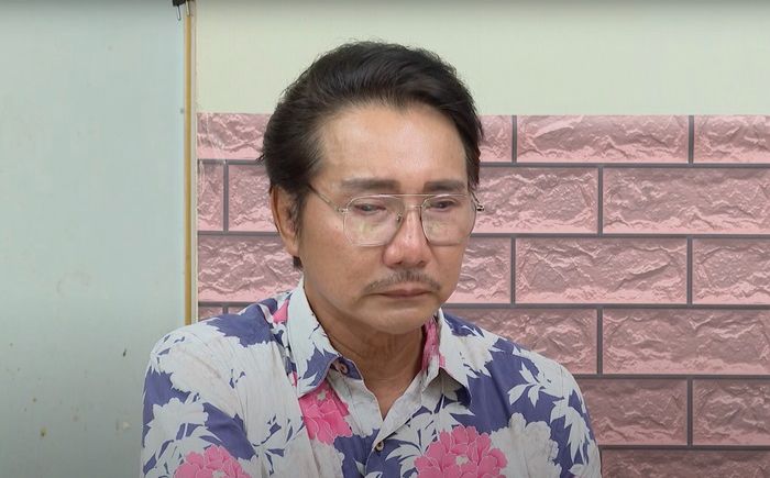 Nam nghệ sĩ Việt từng đi đánh giày, phải ăn nhờ ở đám tang nay sống ra sao?