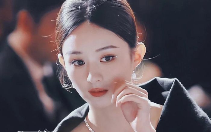 Triệu Lệ Dĩnh mất hút tại Bạch Ngọc Lan, liền bị netizen mỉa mai đã hết thời